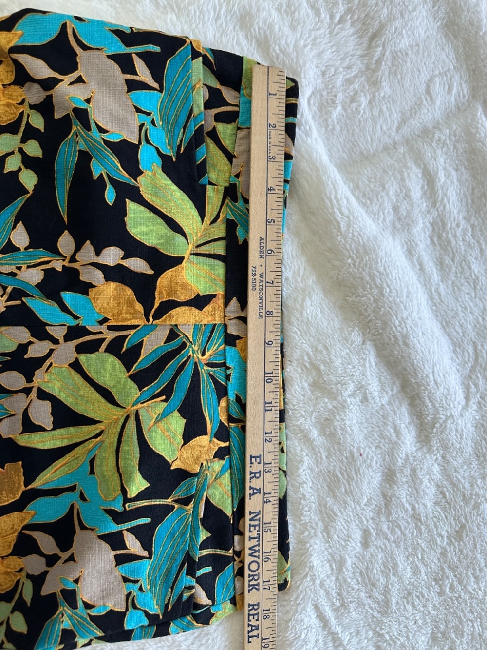 Chico's Black Floral Crop Pant NWOT Chico's Size 2 / US 12 - Picture 3 of 6
